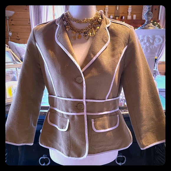 Jacket - Picture 1 of 5